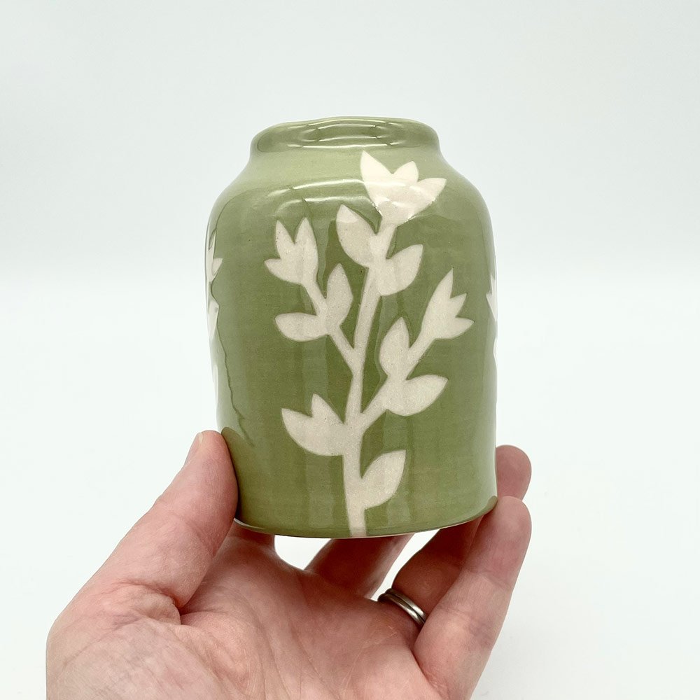 Lucy-Ormsby-Pottery-bud-vase-green_leaf