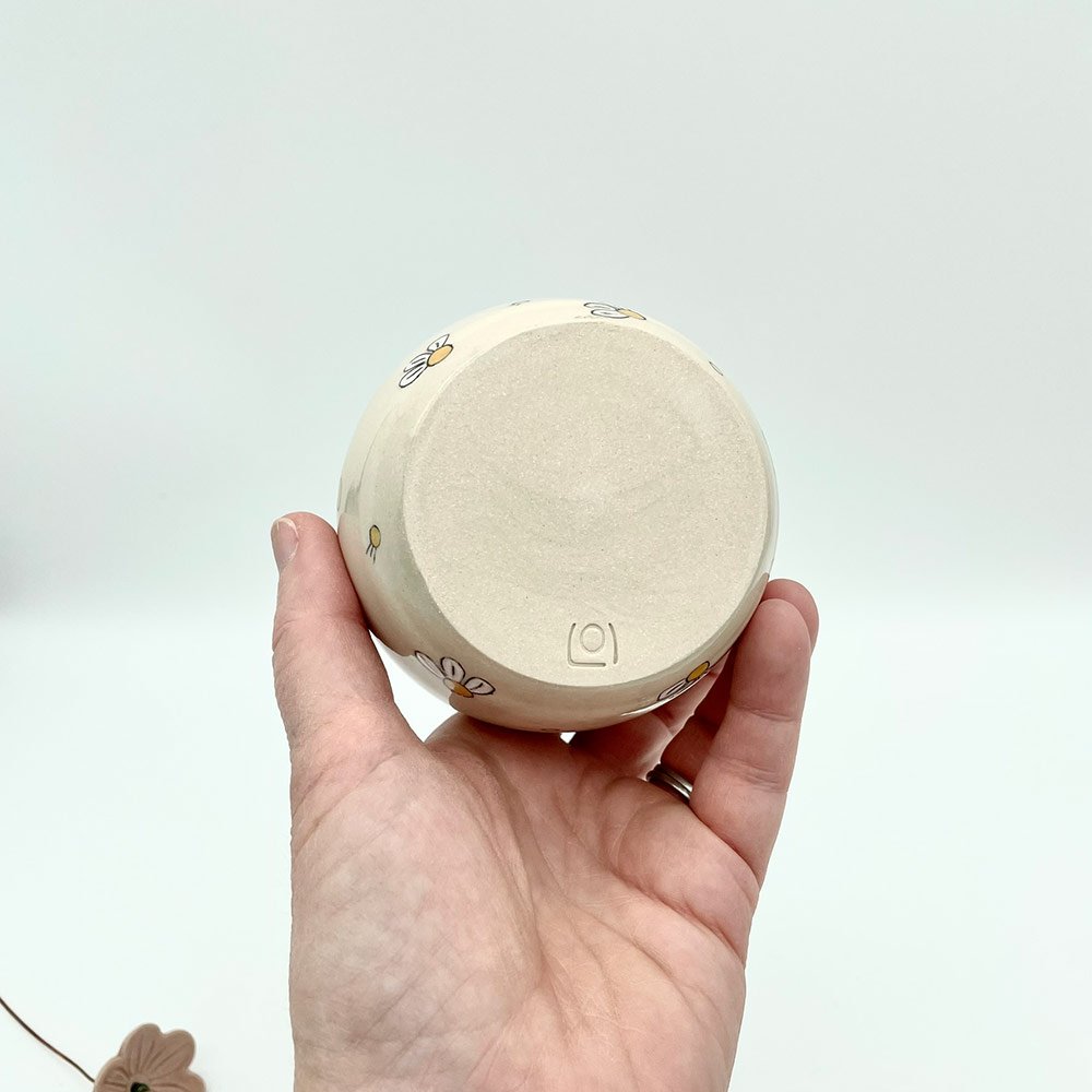 Lucy-Ormsby-Pottery-cream-daisy-bud-vase