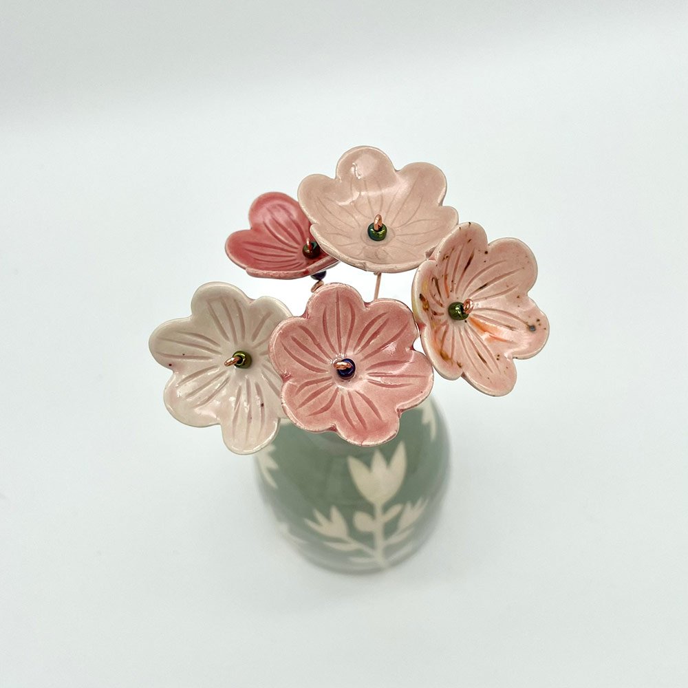 Lucy-Ormsby-pottery-ceramic-flower-5-mixed-pinks