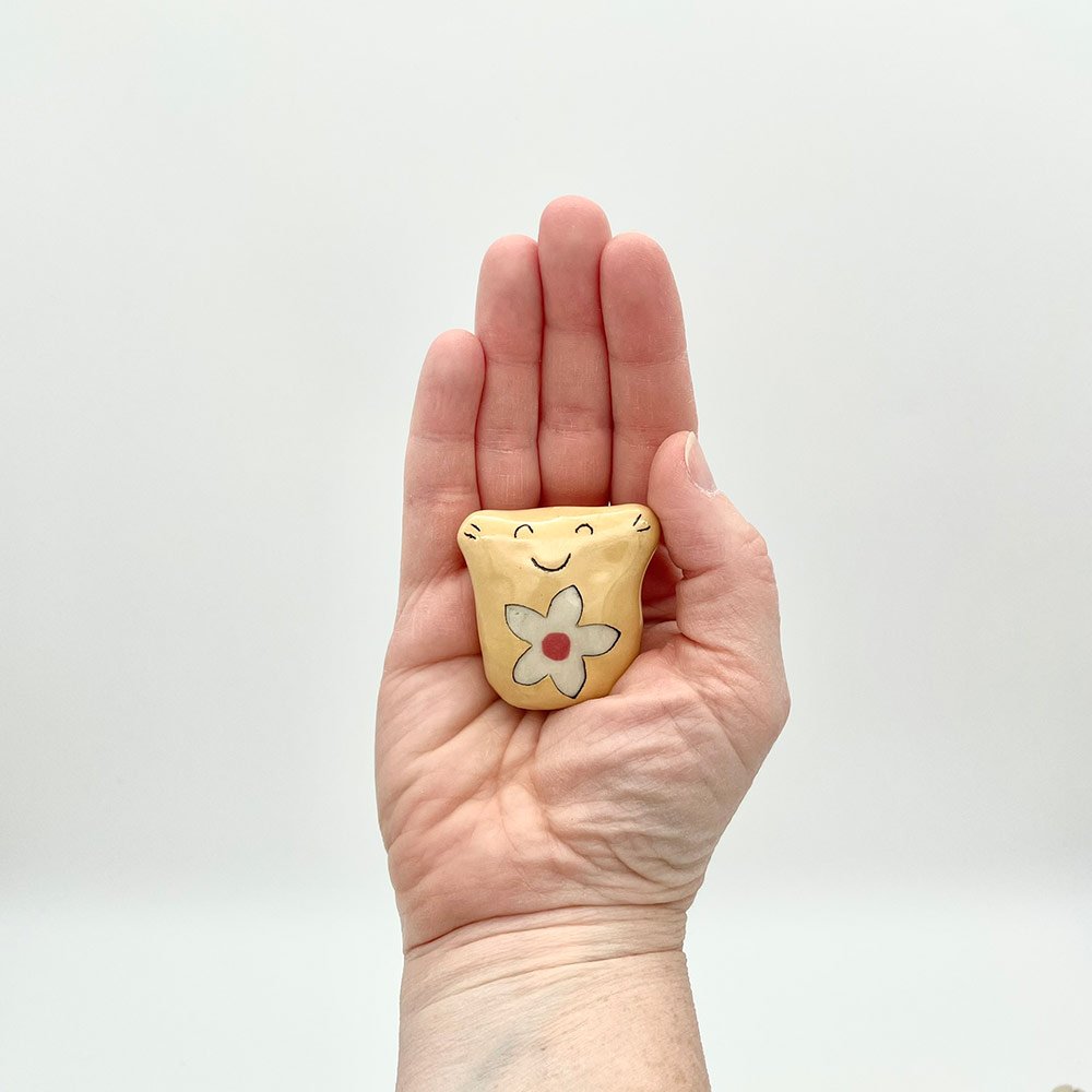 Lucy-Ormsby_Pottery-Hug-Nuggets-Green