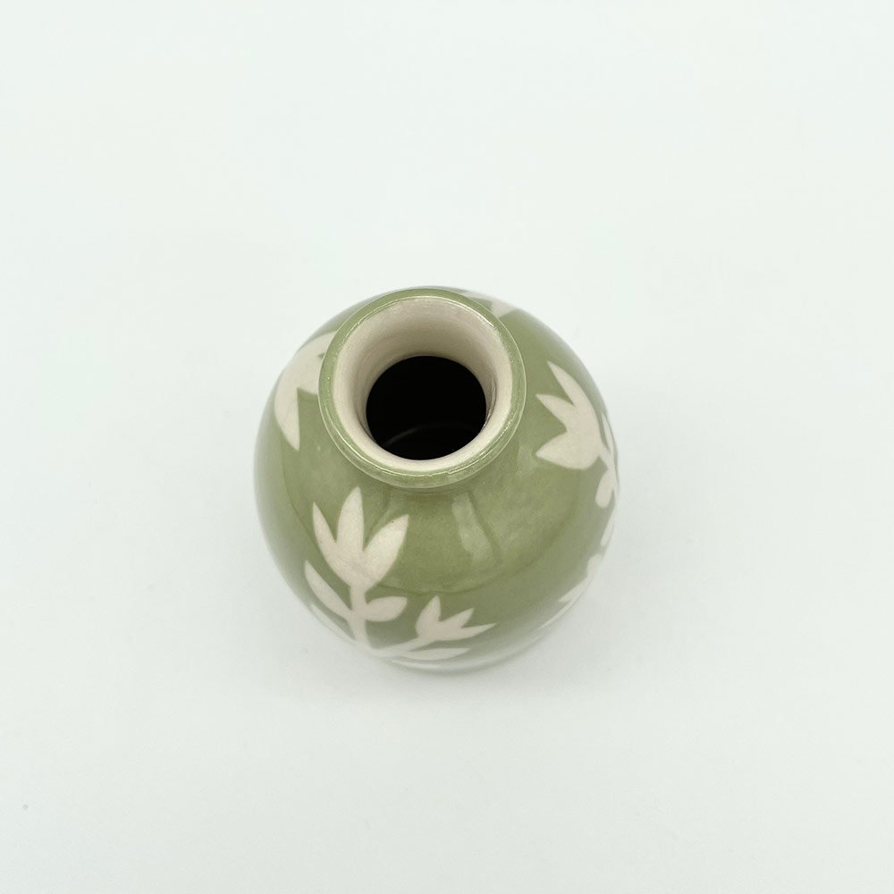handmade-pottery-green-leaf-stem-bottle-bud-vase