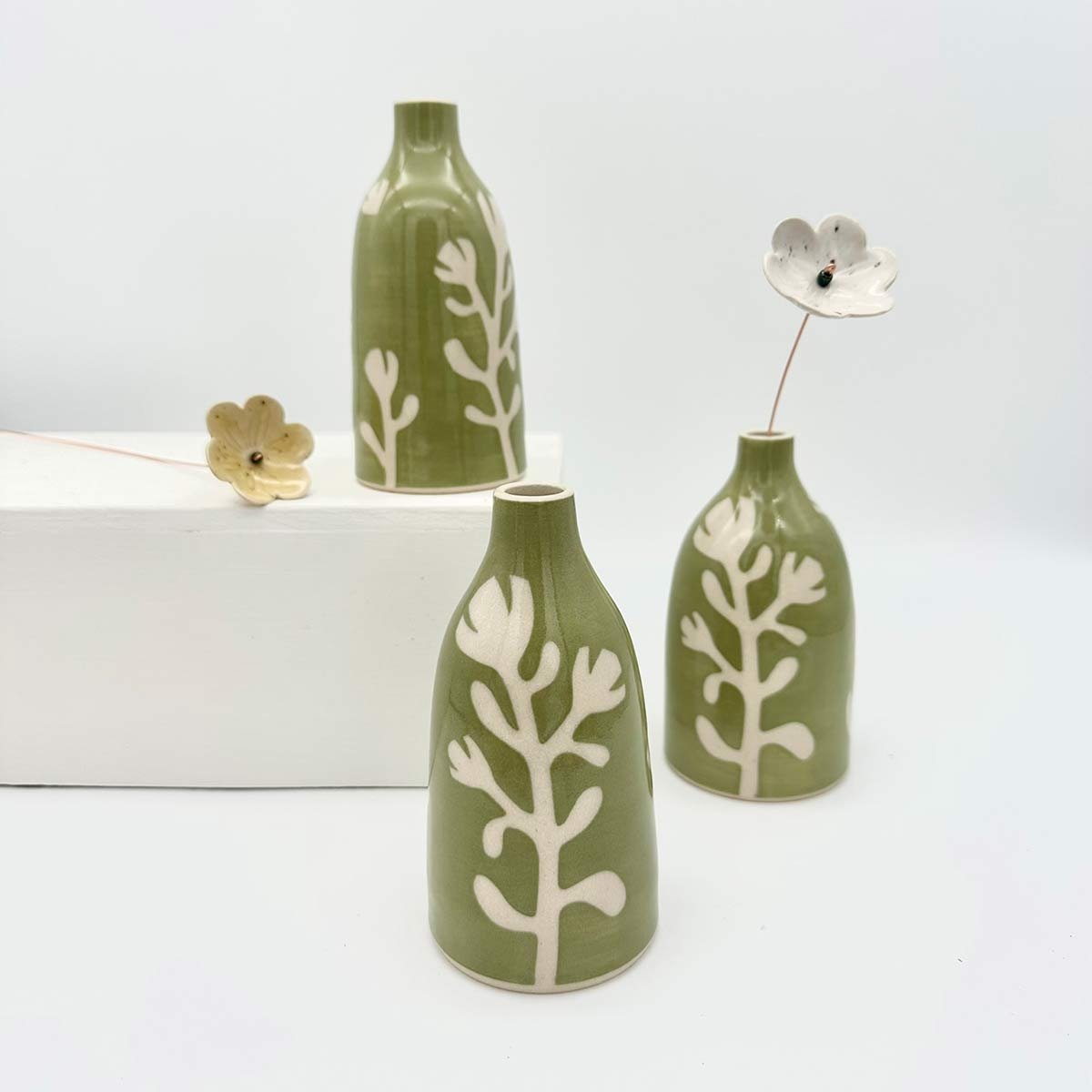 Lucy Ormsby Pottery green leaf stem bud vase