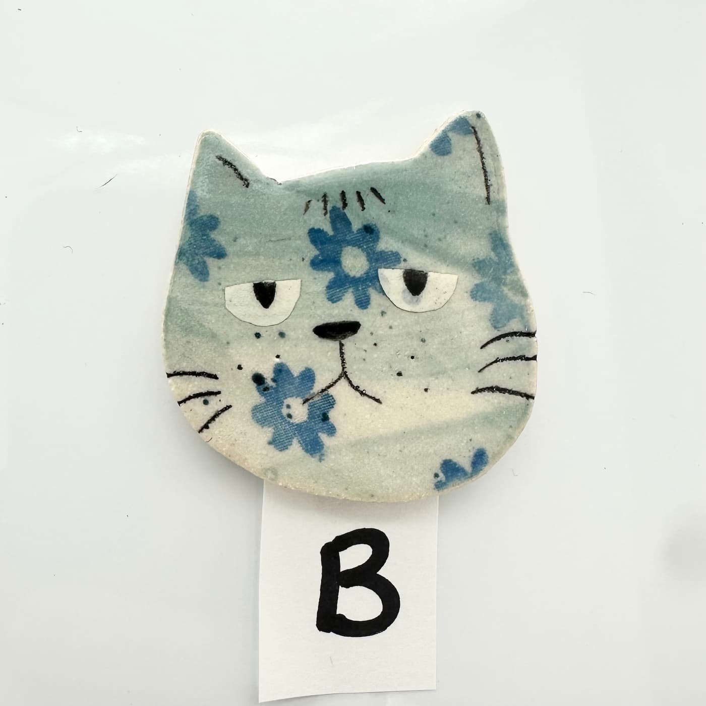 Blue cat magnet B