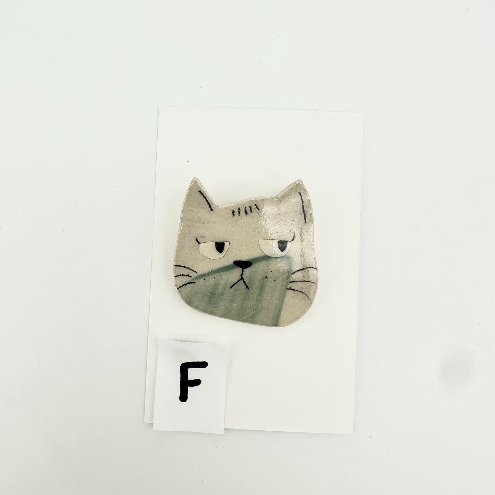 Blue cat brooch - F
